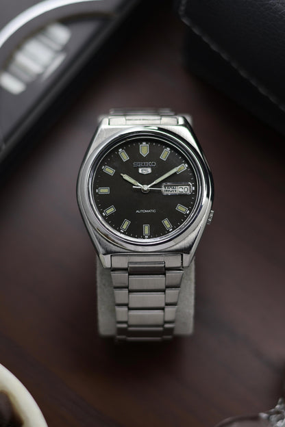1989 Seiko 5 Black Dial - Automatic Vintage Watch (Pre Owned) - A373
