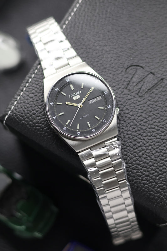 (Super Rare) 1982 Seiko 5 Railway Time Blue Field Dial - Automatic Vintage Watch (Pre Owned) - SE635