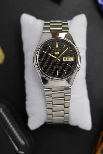 1981 Seiko 5 Black & Blue Striped Dial (Pre Owned)