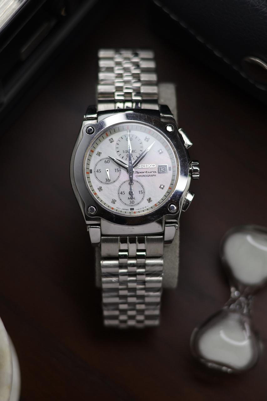 (Extremely Rare) LIMITED EDITION Seiko SPORTURA Chronograph Mother of Pearl Dial - Japanese Vintage Watch (Pre Owned) - A505