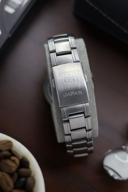 (Super Rare) Seiko 5 Silver Dial with Glass Back - Automatic Vintage Watch (Pre Owned) - SE418