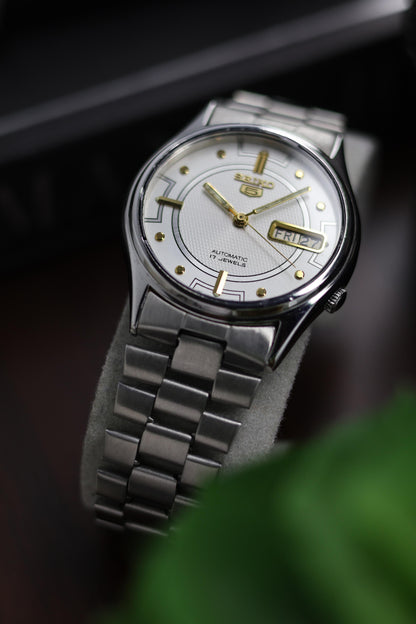 1983 Seiko 5 White Guilloche Dial - Automatic Vintage Watch (Pre Owned) - A117