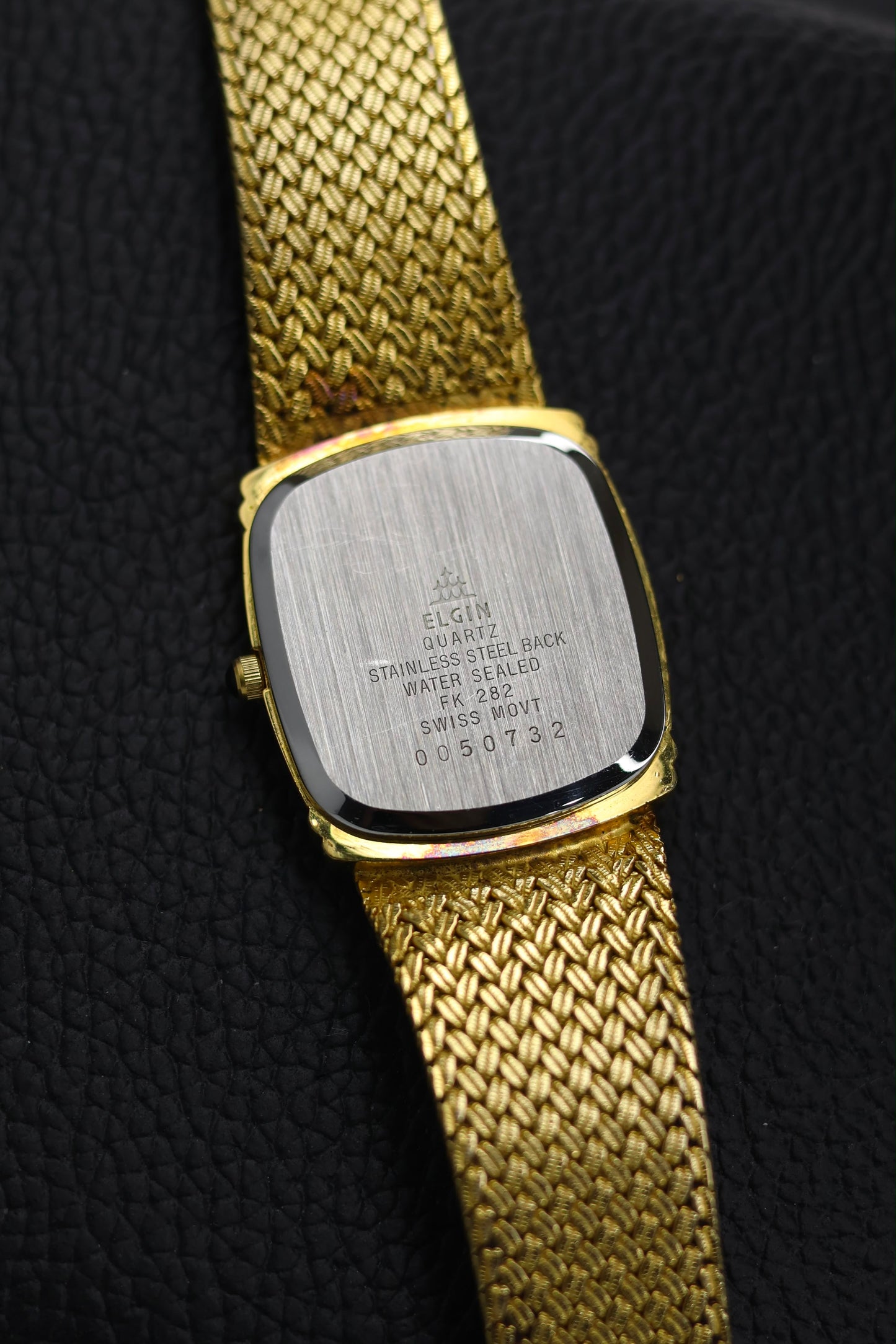 (Extremely Rare) ELGIN Swiss Camo Champagne Dial with Integrated Woven Milanese Bracelet - Swiss Vintage Watch (Pre Owned) - SE805