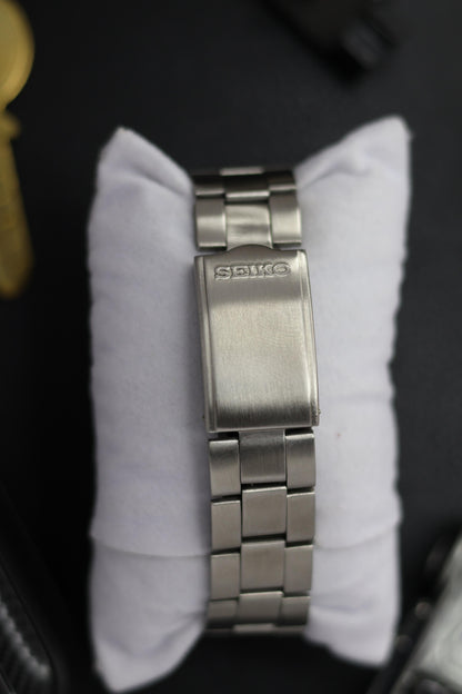 Seiko 5 White Lined Dial with Glass Back (Pre Owned)