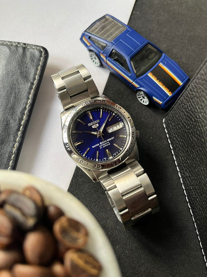 Seiko 5 - Blue Dial with Steel Bezel (Pre Owned)