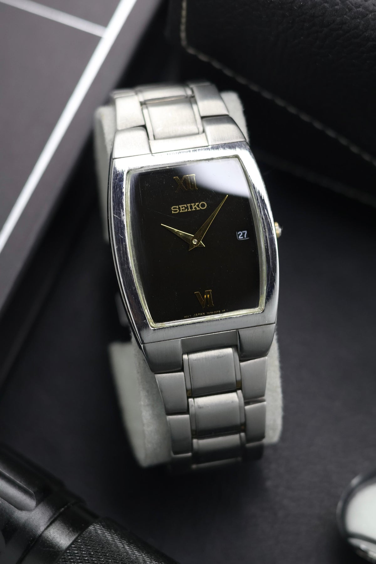 (Super Rare) Seiko Quartz Tank Black Dial - Japanese Vintage Watch (Pre Owned) - SE839