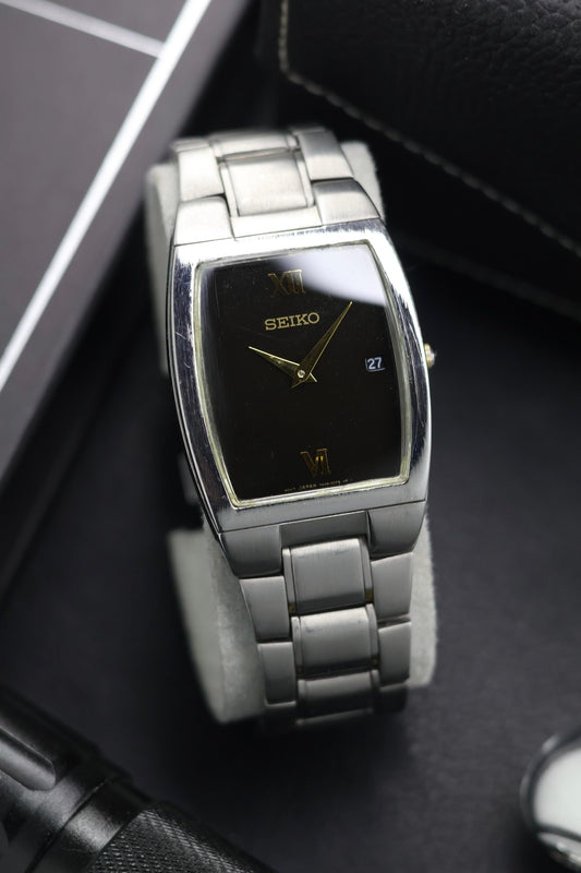 (JDM - Super Rare) Seiko Quartz Tank Black Dial - Japanese Vintage Watch (Pre Owned) - SE839