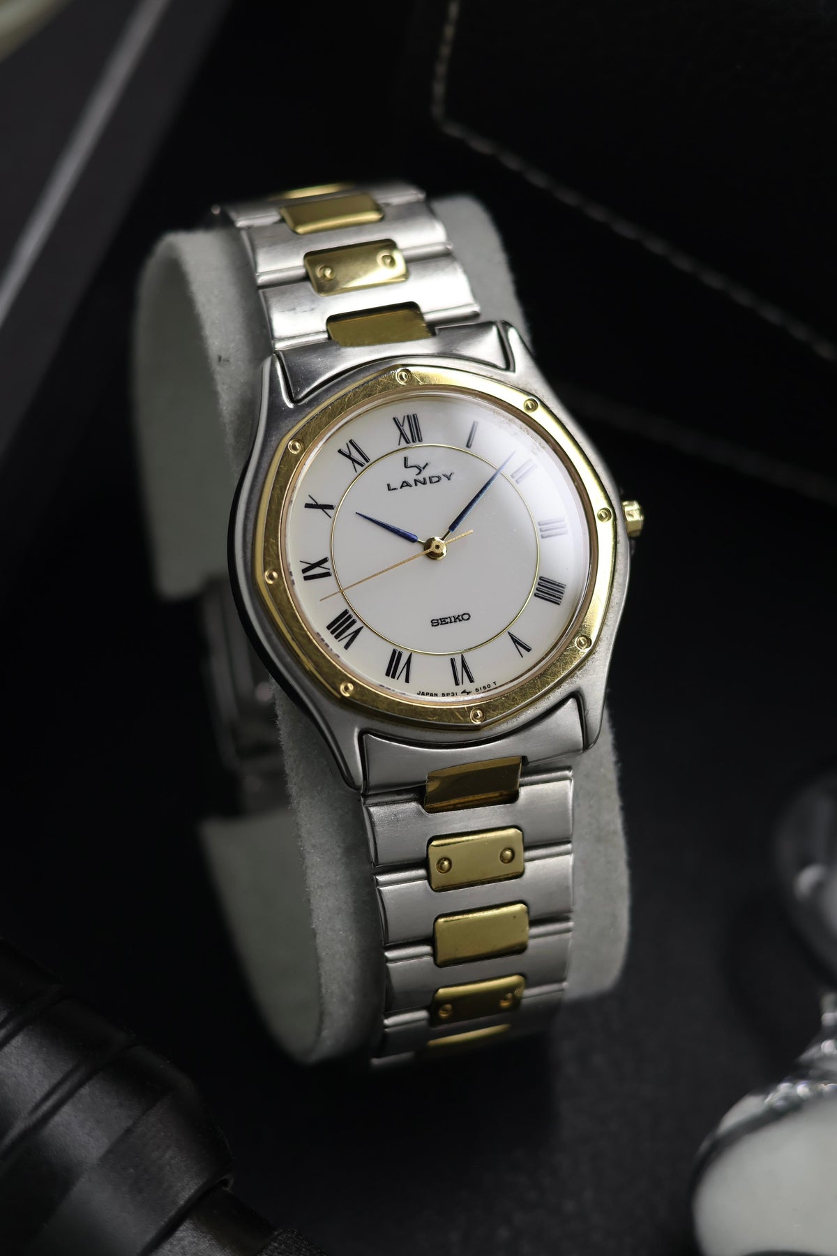 (JDM - Extremely Rare) 1989 Seiko LANDY Two-Tone Enamel Dial - Japanese Vintage Watch (Pre Owned) - SE783