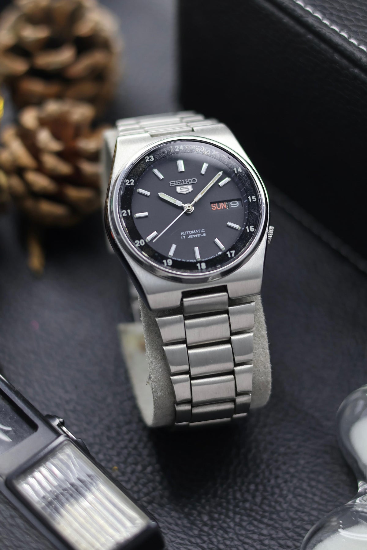 (Super Rare) 1986 Seiko 5 Railway Time Black Dial - Automatic Vintage Watch (Pre Owned) - SE630