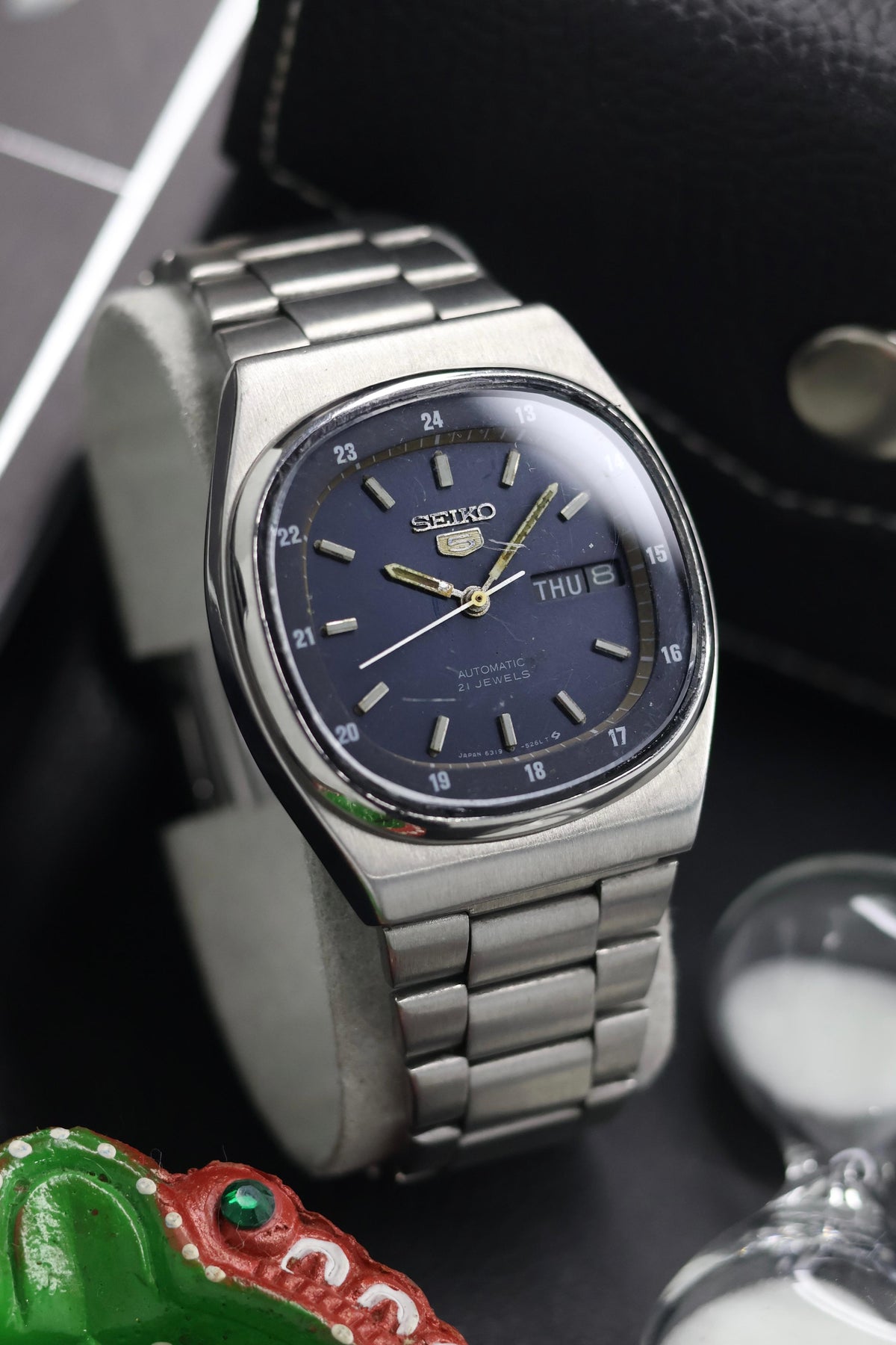 (Super Rare) 1985 Seiko 5 Railway Time Blue TV Dial - Automatic Vintage Watch (Pre Owned) - SE889