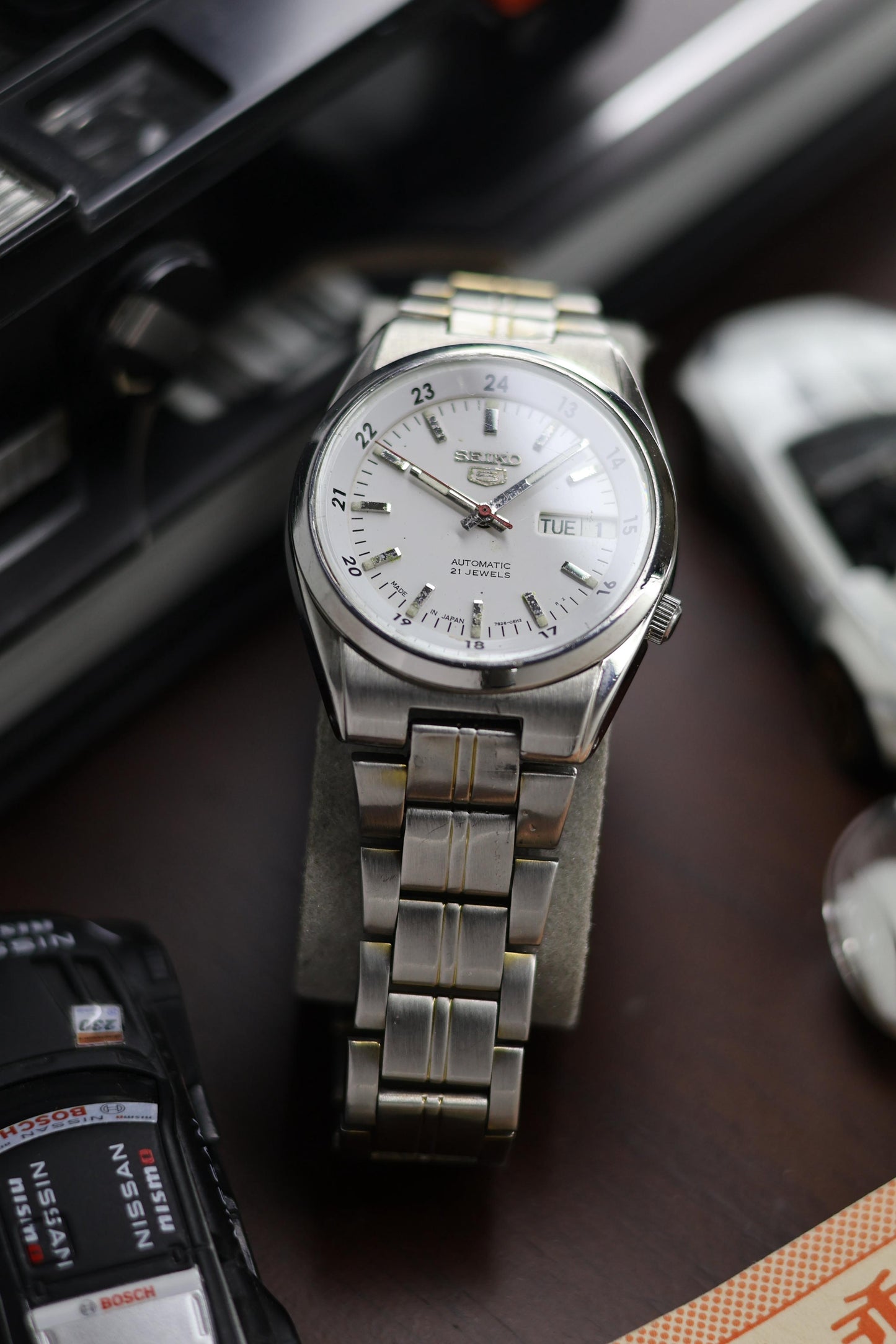 Seiko 5 SNK559 Railway Time White Dial with Glass Back - Automatic Vintage Watch (Pre Owned) - SE517