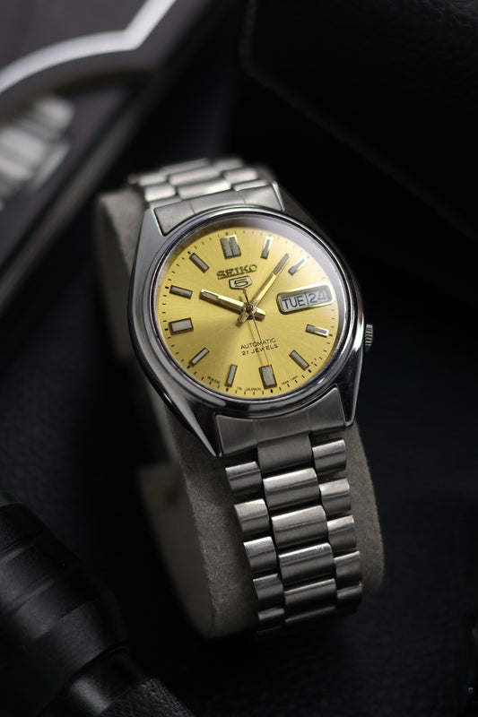 (Super Rare) 1997 Seiko 5 Gold Sunray Dial - Automatic Vintage Watch (Pre Owned) - SE634