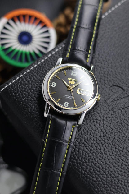 (Super Rare) 2001 Seiko 5 Black Dial - Automatic Vintage Watch (Pre Owned) - SE608