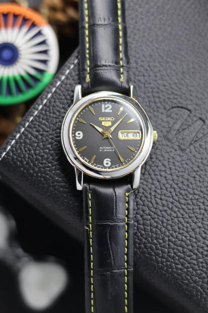 (Super Rare) 2001 Seiko 5 Black Dial - Automatic Vintage Watch (Pre Owned) - SE608