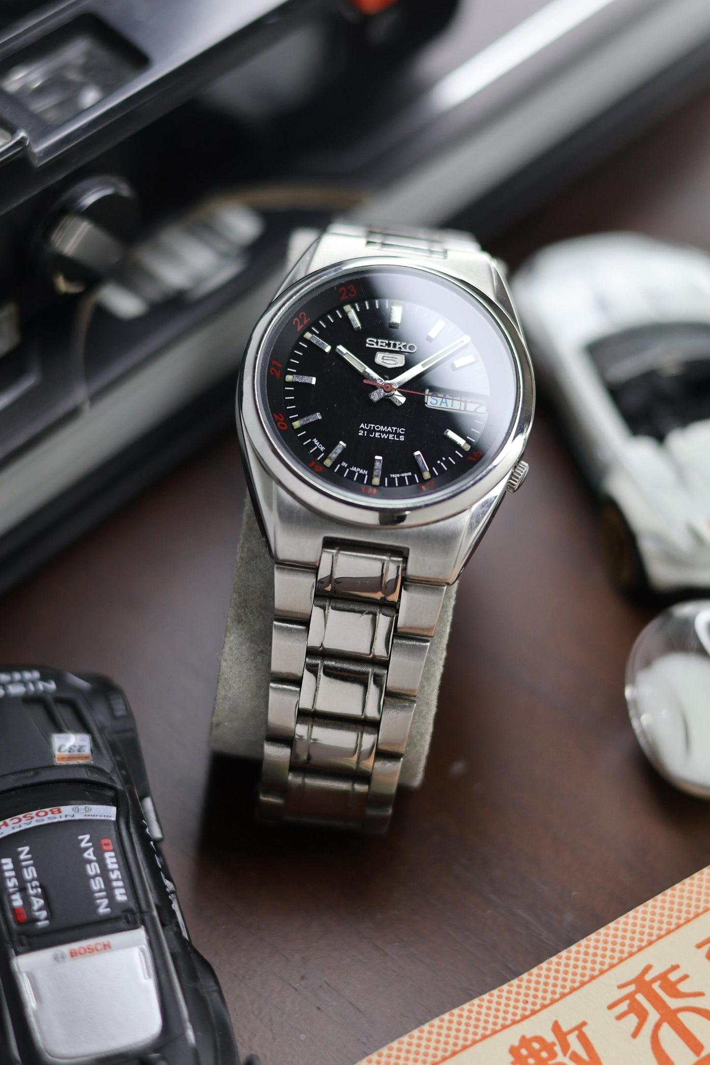Seiko 5 SNK569 Railway Time Black Dial with Glass Back - Automatic Vintage Watch (Pre Owned) - SE514