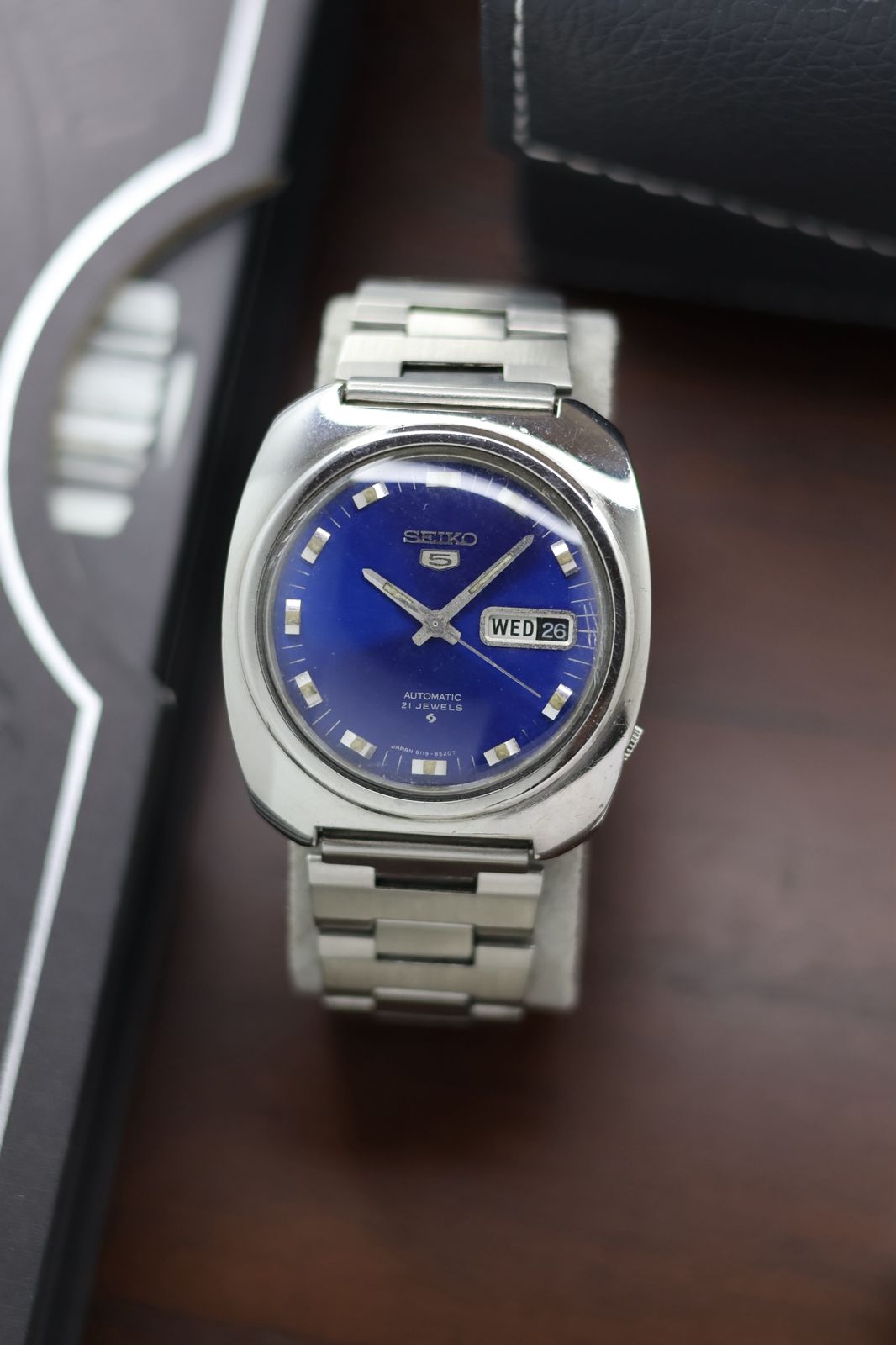 (Super Rare) 1975 Seiko 5 Blue Dial - Automatic Vintage Watch (Pre Owned) - SE449