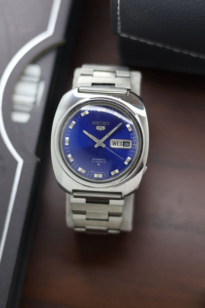 (Super Rare) 1975 Seiko 5 Blue Dial - Automatic Vintage Watch (Pre Owned) - SE449