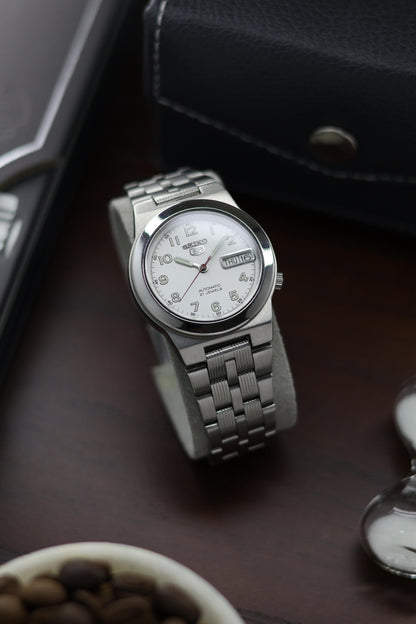 Seiko 5 White Field Dial with Glass Back - Automatic Vintage Watch (Pre Owned) - A267