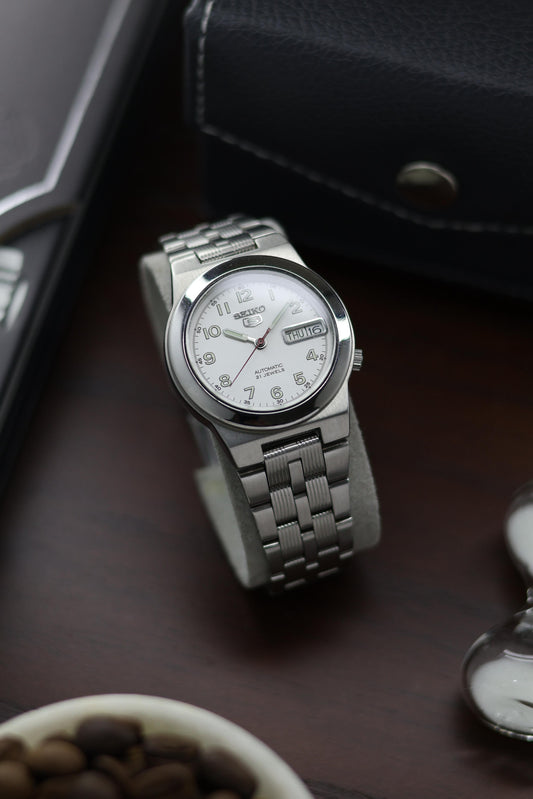 Seiko 5 White Field Dial with Glass Back - Automatic Vintage Watch (Pre Owned) - A267
