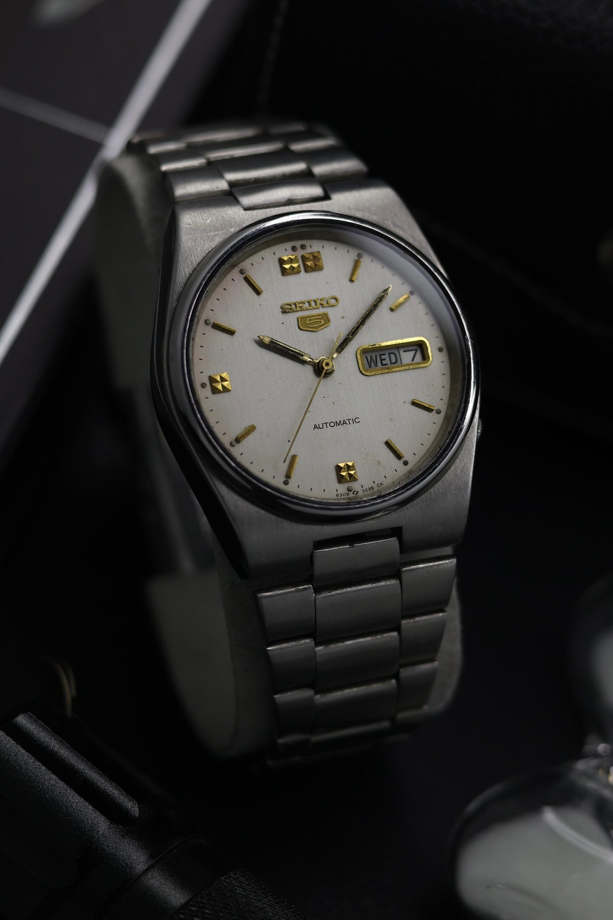 (Super Rare) 1978 Seiko 5 White Dial - Automatic Vintage Watch (Pre Owned)  - SE799