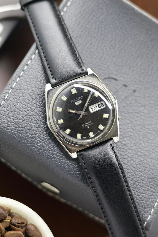 (Super Rare) 1971 Seiko 5 Black Dial - Automatic Vintage Watch (Pre Owned) - A393