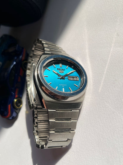 (Super Rare) Seiko 5 Blue Oval Dial from 1980s (Pre Owned)