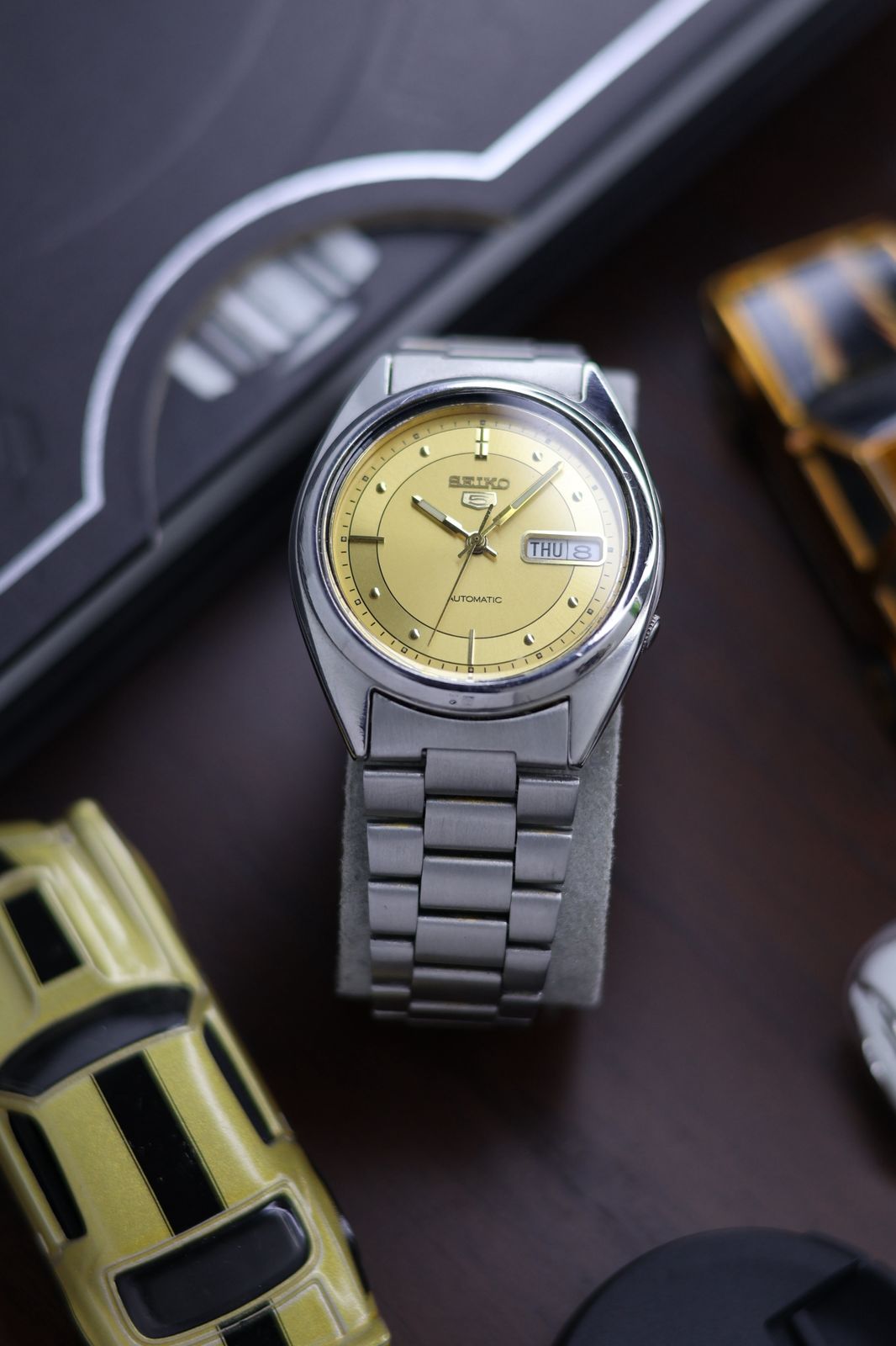 (Super Rare) Seiko 5 Yellow Motif Dial with Glass Back - Automatic Vintage Watch (Pre Owned) - SE485