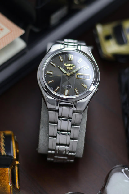 (Super Rare) Seiko 5 Black Motif Dial with Glass Back - Automatic Vintage Watch (Pre Owned) - SE506