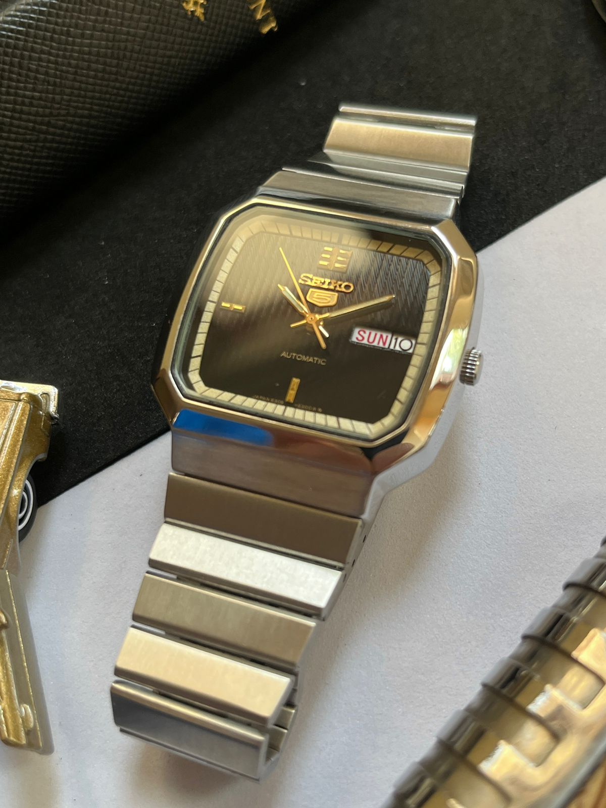 Seiko 5 Vintage Patterned Black Dial (Pre Owned)