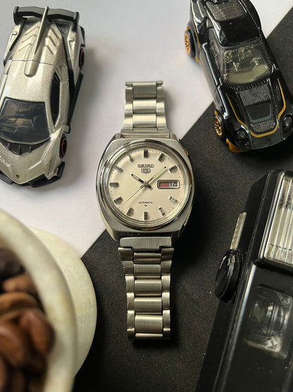 1982 Seiko 5 White Dial (Pre Owned)