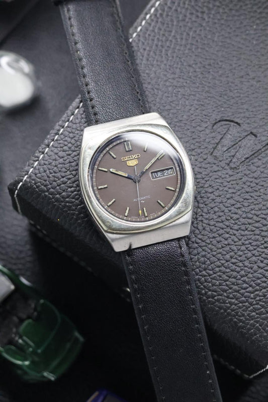 (Super Rare) 1979 Seiko 5 Brown TV Dial - Automatic Vintage Watch (Pre Owned) - SE522