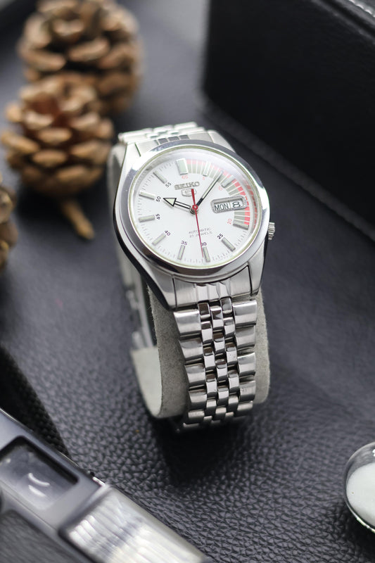 (Super Rare) Seiko 5 White Racing Dial with Glass Back - Automatic Vintage Watch (Pre Owned) - SE654