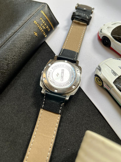 (Super Rare) 1974 Vintage Seiko 5 Square Dial (Pre Owned)