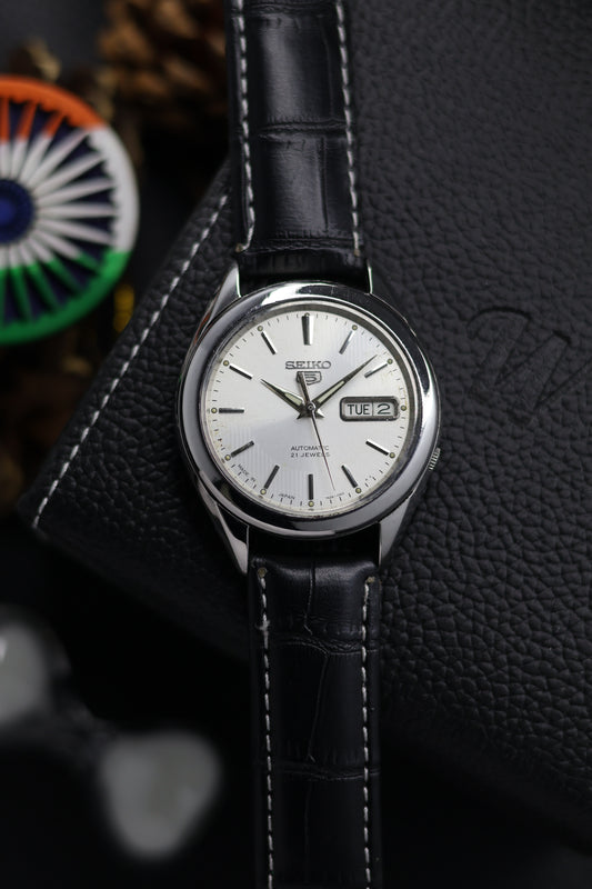 Seiko 5 SNKL15 Silver Dial with Glass Back - Automatic Vintage Watch (Pre Owned) - SE629