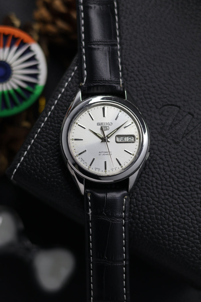 Seiko 5 SNKL15 Silver Dial with Glass Back - Automatic Vintage Watch (Pre Owned) - SE629