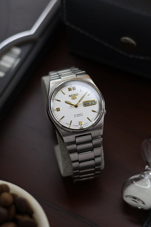 Seiko 5 White Dial with Glass Back - Automatic Vintage Watch (Pre Owned) - A256