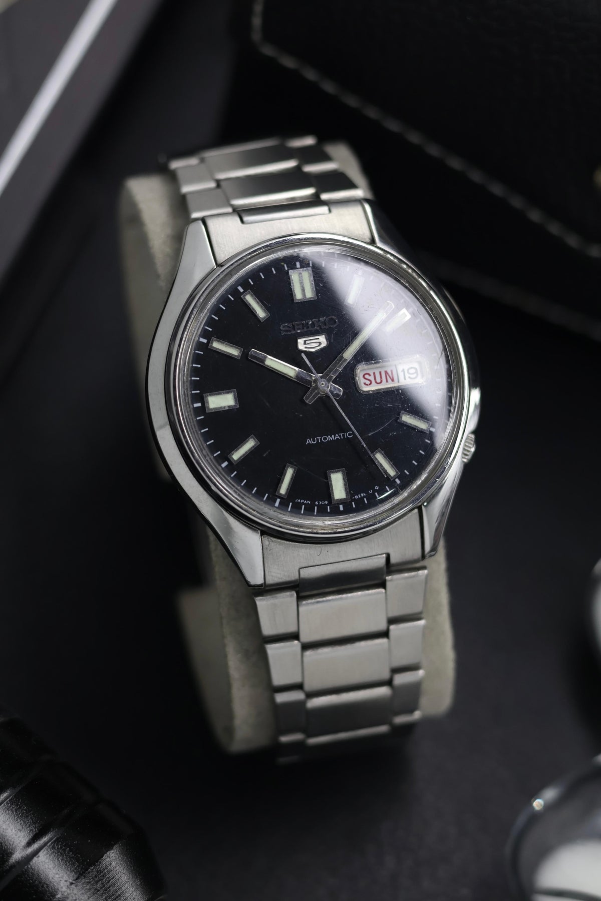1981 Seiko 5 Navy Blue Dial - Automatic Vintage Watch (Pre Owned) - SE736