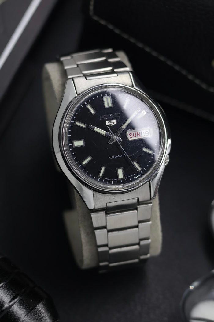1981 Seiko 5 Navy Blue Dial - Automatic Vintage Watch (Pre Owned) - SE736