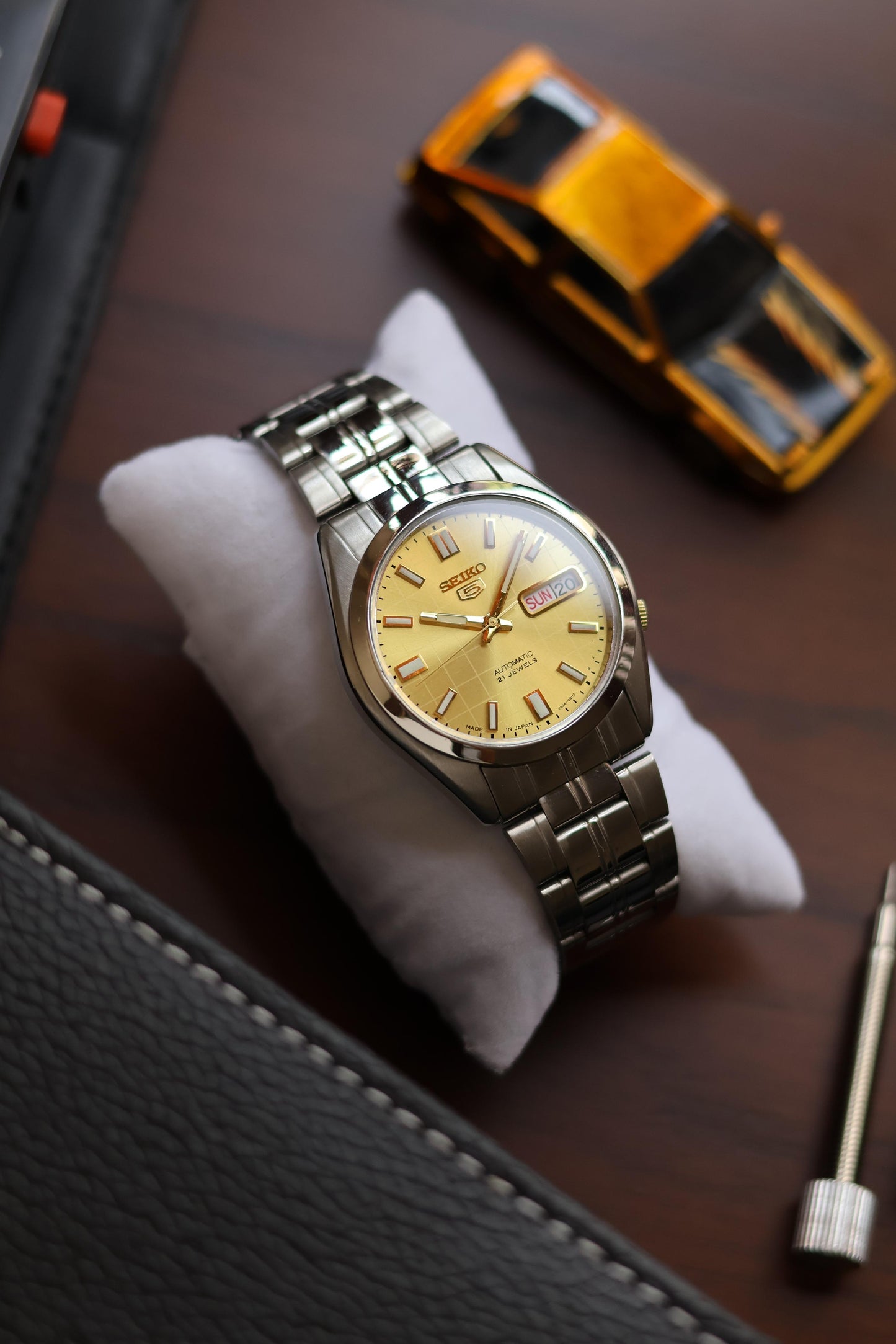 Seiko 5 Gold Sunray Dial (Pre Owned)