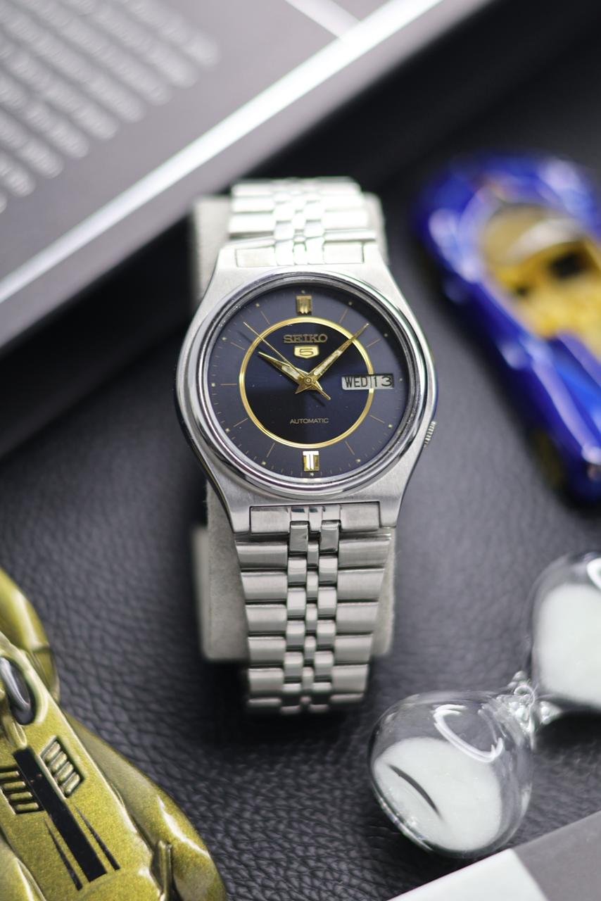 (Super Rare) 1986 Seiko 5 Blue Motif Dial - Automatic Vintage Watch (Pre Owned) - SE527