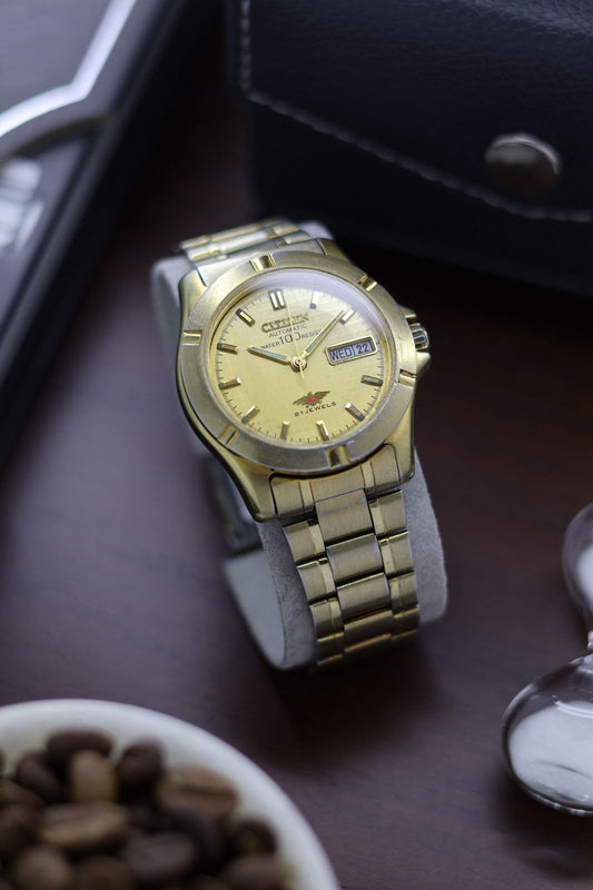 (Super Rare) Citizen Automatic 100M Champagne Dial with Glass Back - Automatic Vintage Watch (Pre Owned) - SE441