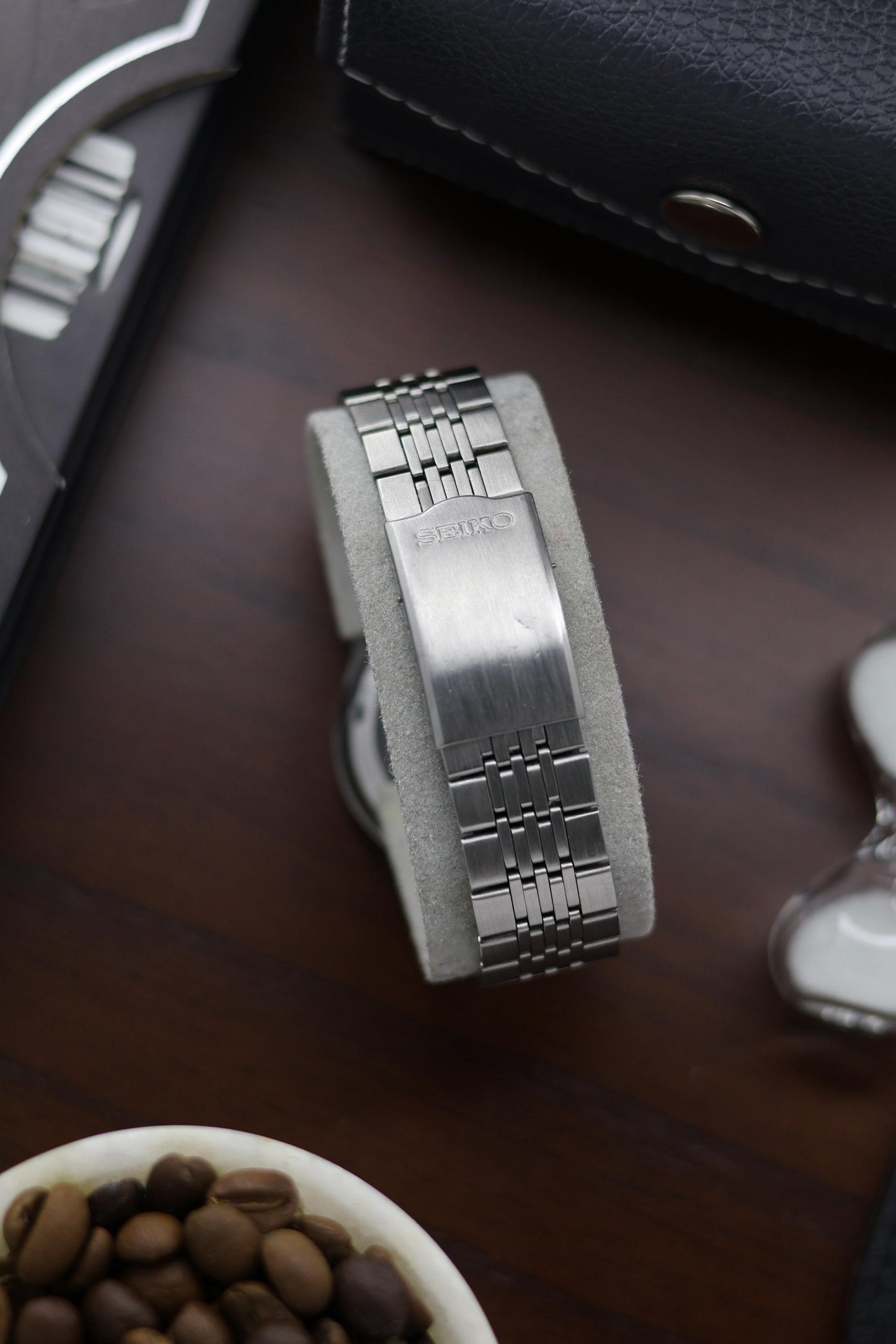 (Super Rare) 1985 Seiko 5 Silver Dial - Automatic Vintage Watch (Pre Owned) - A339