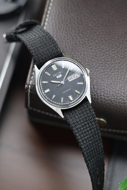 1978 Seiko 5 Black Dial - Automatic Vintage Watch (Pre Owned)