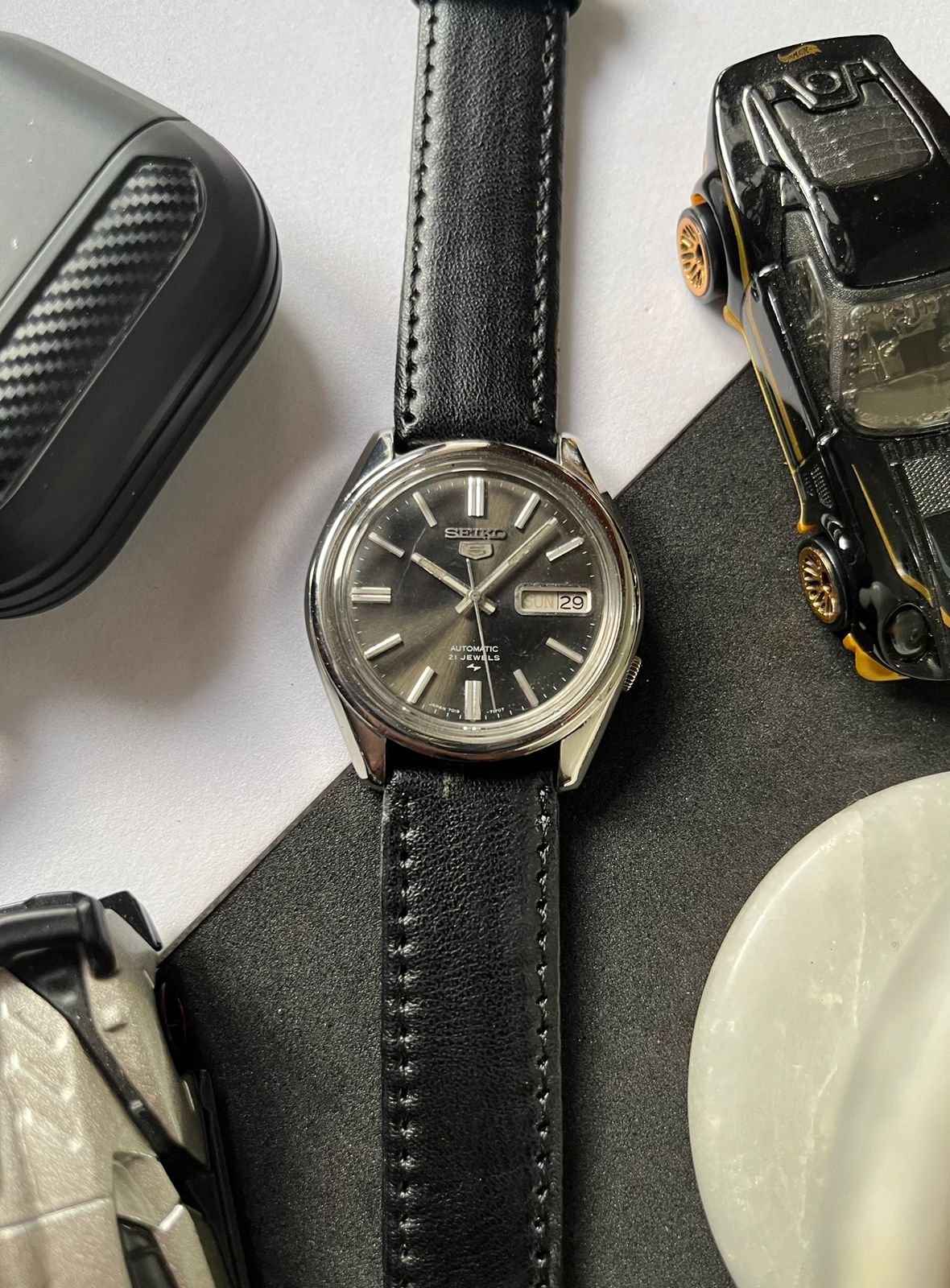 1976 Seiko 5 Dark Grey Sunburst Dial (Pre Owned)