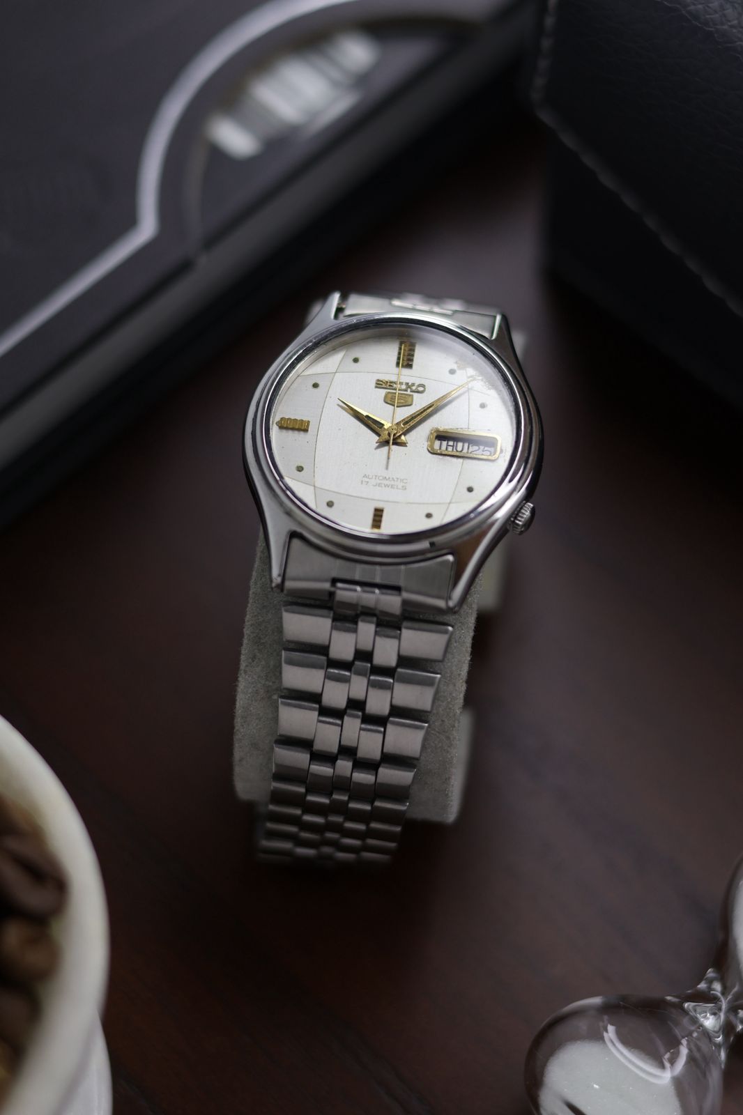 (Super Rare) 1980 Seiko 5 Silver Motif Dial - Automatic Vintage Watch (Pre Owned) - SE317