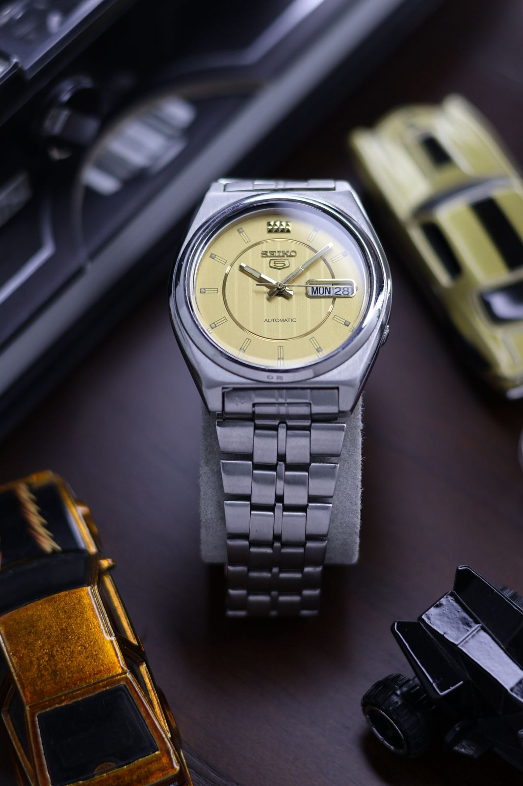 (Super Rare) Seiko 5 Gold Motif Dial - Automatic Vintage Watch (Pre Owned) - SE470