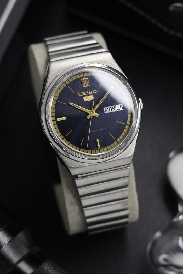 (Super Rare) 1985 Seiko 5 Blue Sunray Dial - Automatic Vintage Watch (Pre Owned) - SE611