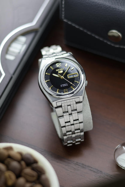 Seiko 5 Black Opaline Dial with Glass Back - Automatic Vintage Watch (Pre Owned) - A355