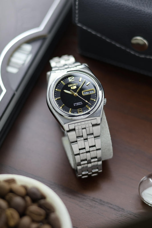 Seiko 5 Black Opaline Dial with Glass Back - Automatic Vintage Watch (Pre Owned) - A355