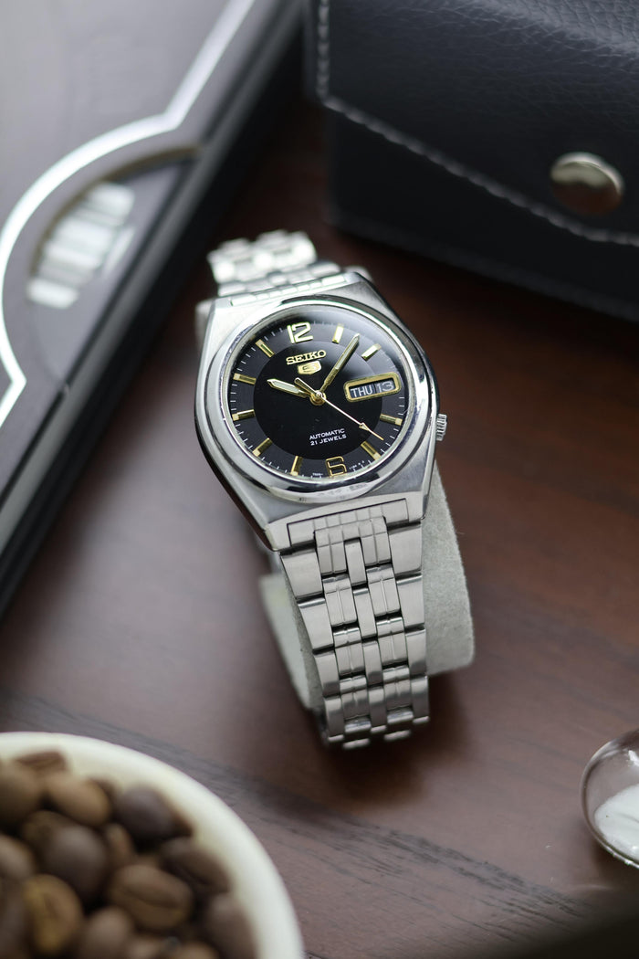 Seiko 5 Black Opaline Dial with Glass Back - Automatic Vintage Watch (Pre Owned) - A355